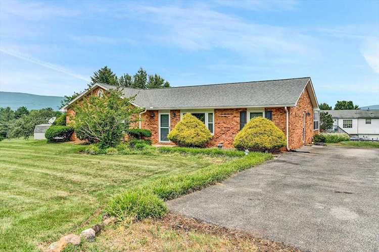 1445 Filson Salem, VA 24153