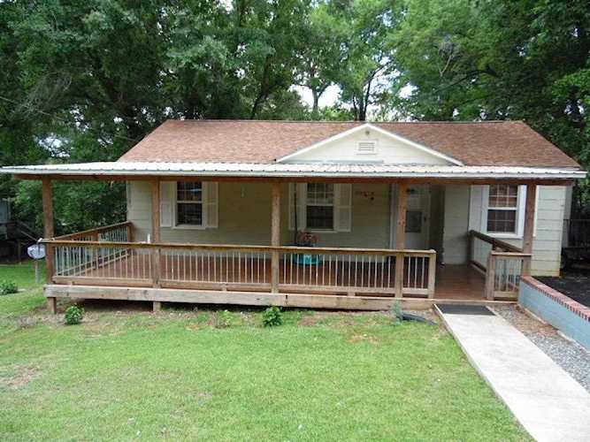 1106 Pine Ave Quincy, FL 32351