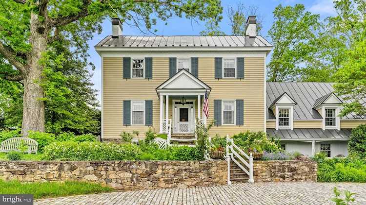 4733 Sperryville Pike Woodville, VA 22749