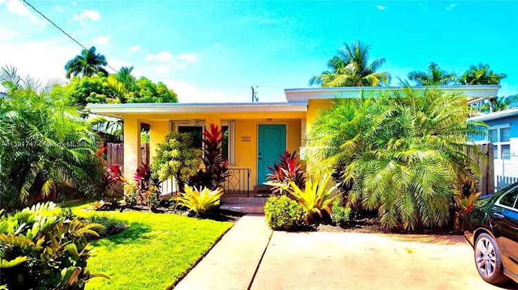 1635 Fletcher St Hollywood, FL 33020