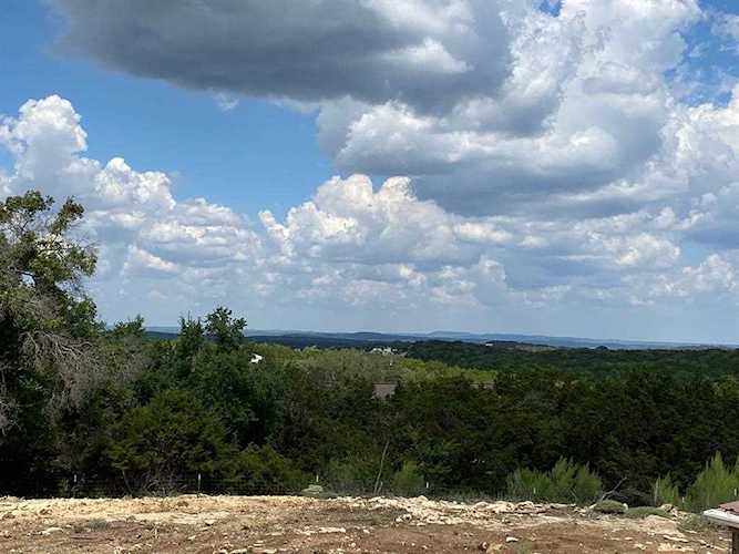 220 Kothmann RD Dripping Springs, TX 78620