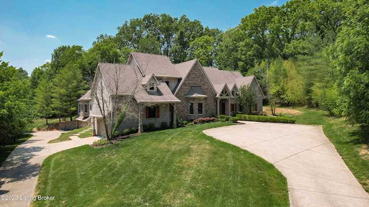 100 Valhalla View Dr Louisville, KY 40245