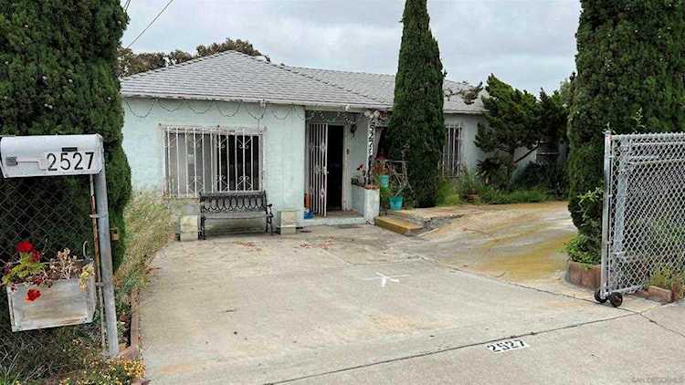 2527 Rae Pl National City, CA 91950