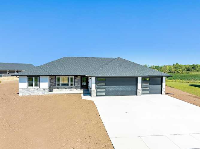 1452 Chickory Ct De Pere, Town of Lawrence, WI 54115