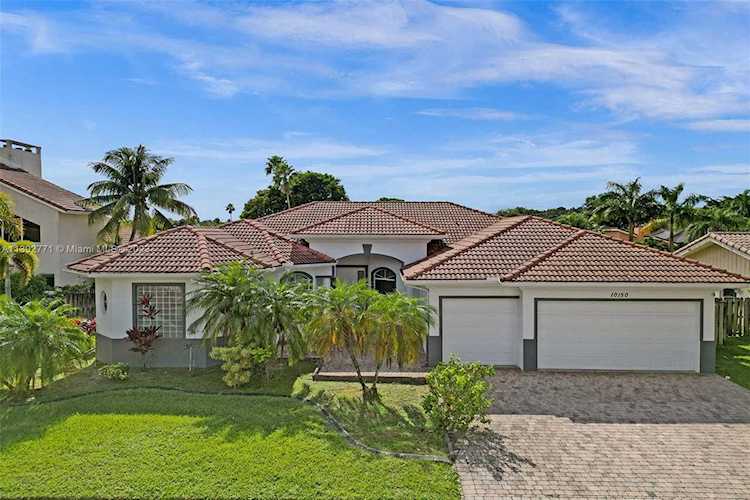 10150 SW 3rd St Plantation, FL 33324