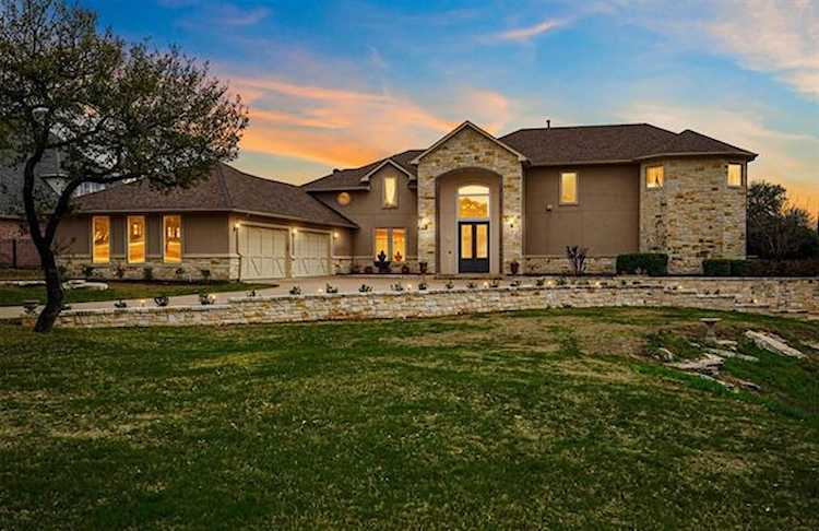 2011 Green Wing Drive Granbury, TX 76049