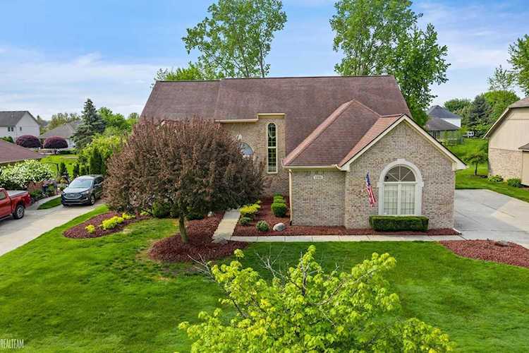 13910 Pheasant Shelby Twp, MI 48315