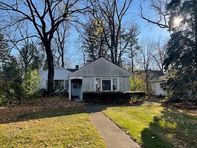 47 E Des Moines St Westmont, IL 60559