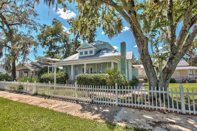 216 N Adams St Quincy, FL 32351