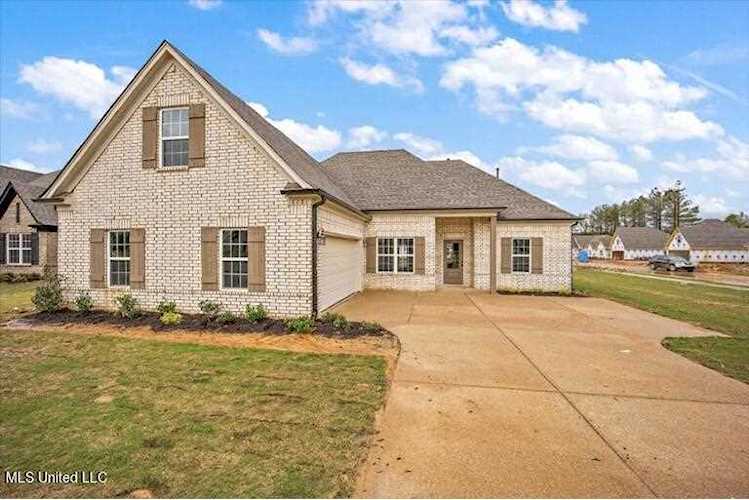 8673 Hayes Dr Southaven, MS 38672
