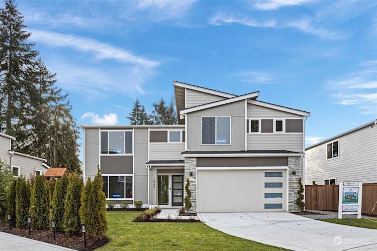 16940 1st Place S Burien, WA 98148
