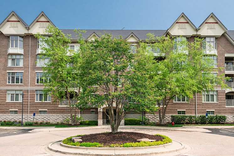425 Village Green Dr S #207 Lincolnshire, IL 60069 | MLS 11790994 Photo 1