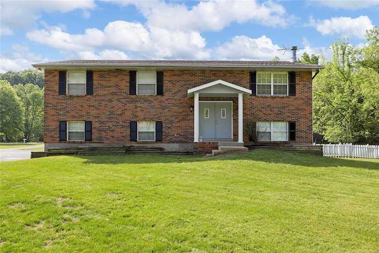199 Cotton Ln Fenton, MO 63026