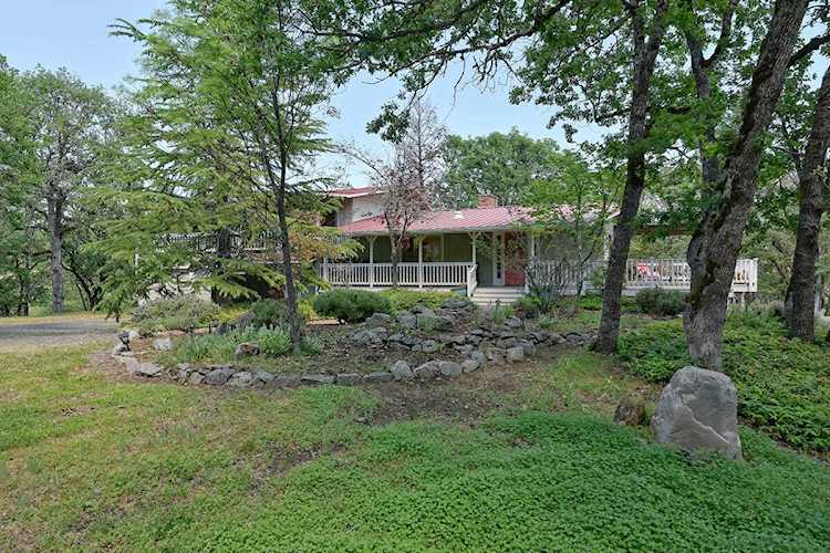 138 Kanaka Flats Rd Jacksonville, OR 97530