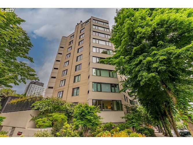 2245 SW Park PL #1C Portland, OR 97205