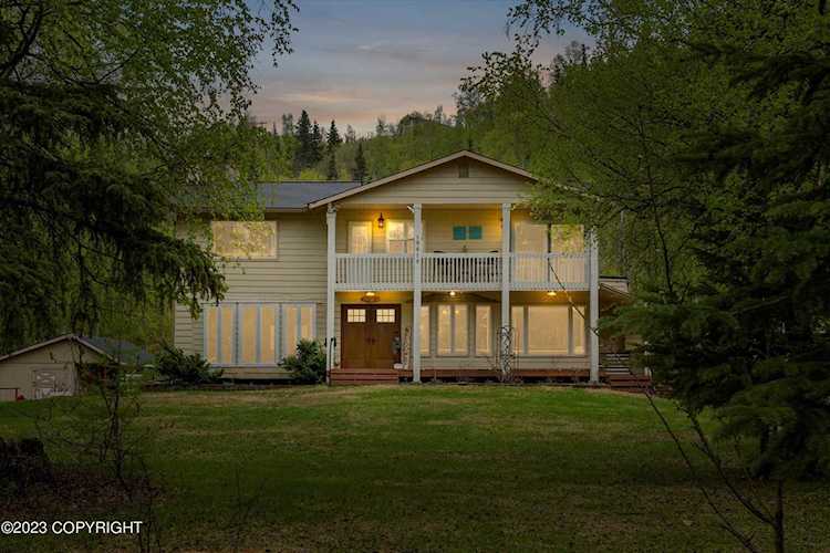 19619 Chugach Park Dr Chugiak, AK 99567