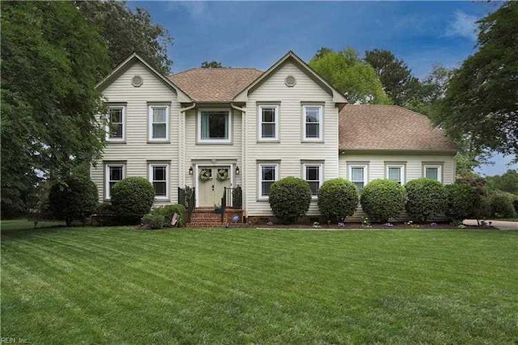 1004 Fairway Dr Chesapeake, VA 23320