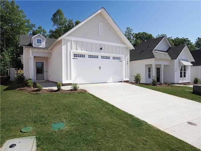 1253 Woodland Circle Opelika, AL 36801