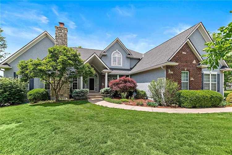 1910 SE Ranson Rd Lee's Summit, MO 64082
