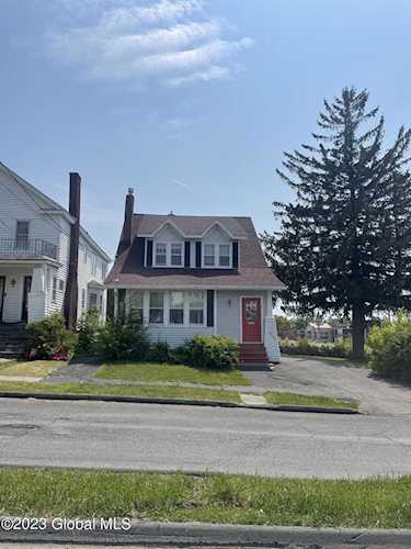 1502 Sausse Ave Troy, NY 12180