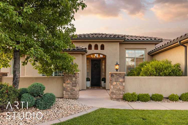2365 E Segovia DR St George, UT 84790