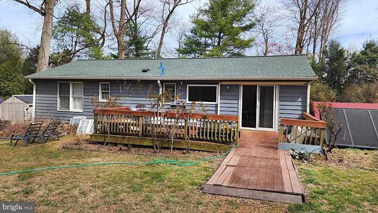 4004 Stonewall Ave Fairfax, VA 22032 | MLS VAFC2002996 Photo 1