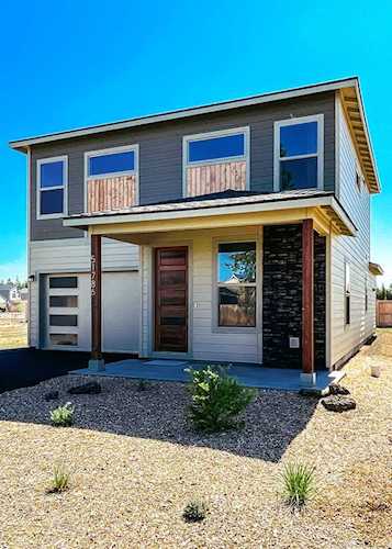 51786 Mountain Pine St La Pine, OR 97739