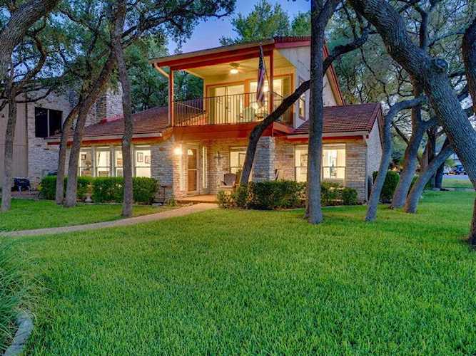 111 Crescent BLF Lakeway, TX 78734