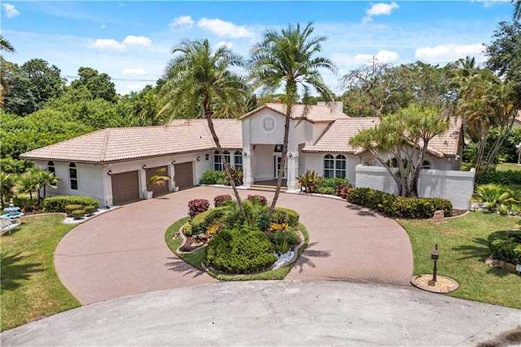6915 Ocala Ln Parkland, FL 33067