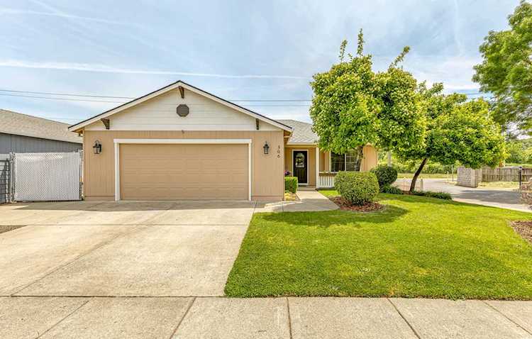 306 Sandi Way Eagle Point, OR 97524