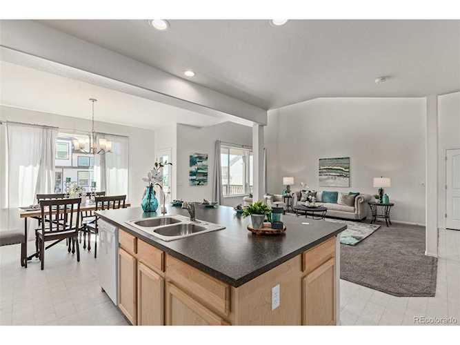 2010 Autumn Moon Dr Windsor, CO 80550