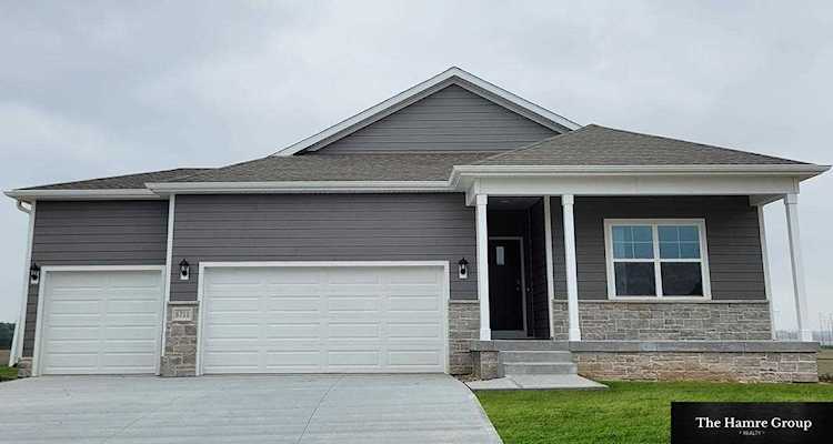 8711 Alexandra Rd Papillion, NE 68157