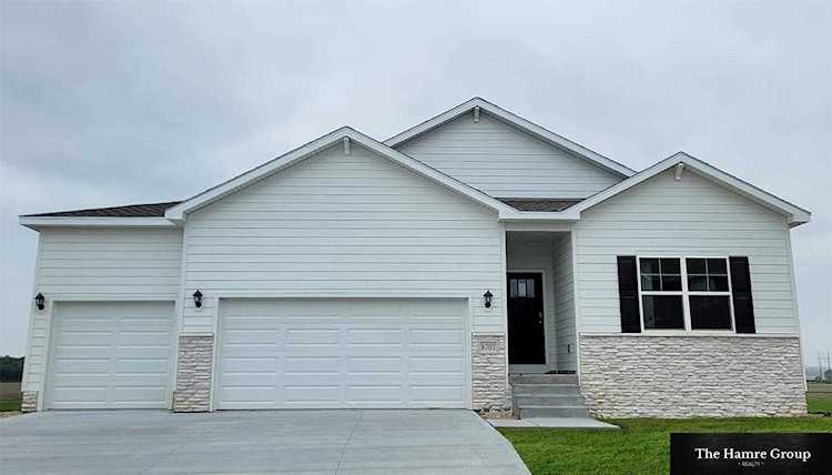 8707 Alexandra Rd Papillion, NE 68157