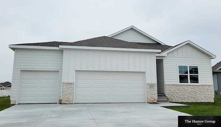 6307 Kyla Circle Papillion, NE 68157