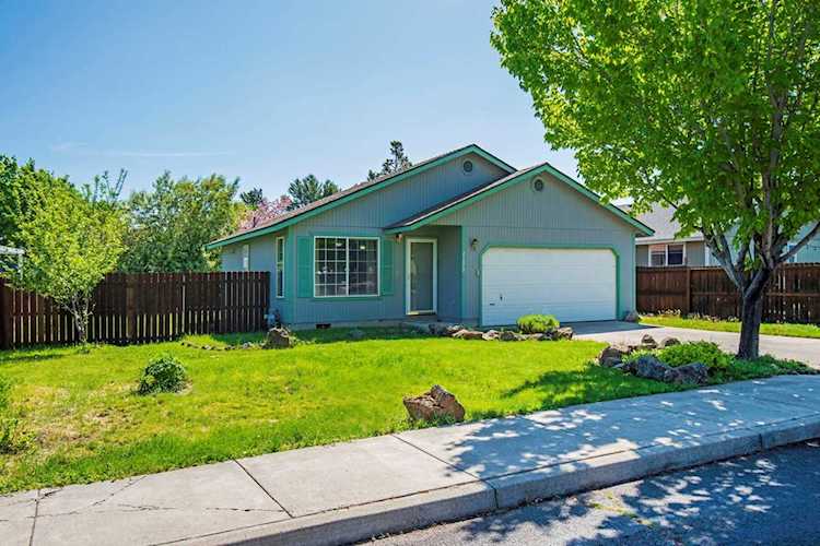 21072 NE High Desert Ln Bend, OR 97701