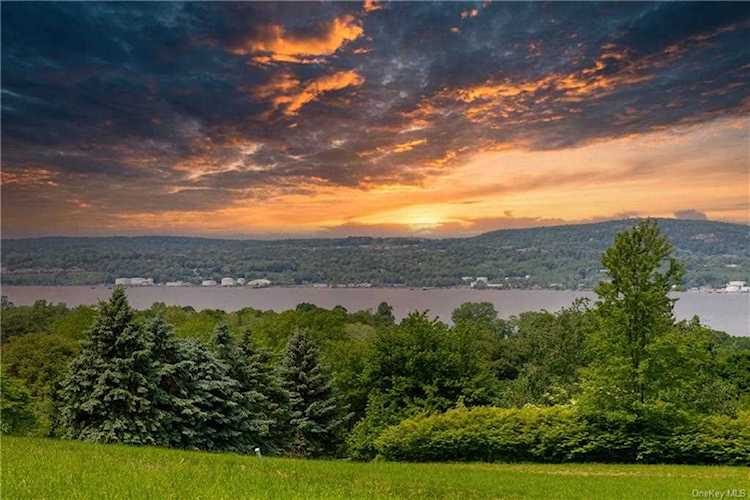 564 Route 9D Beacon, NY 12508
