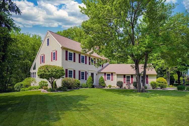 9 Mctaggart Street Westborough, MA 01581