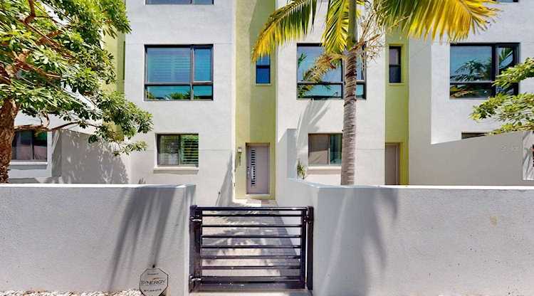 931 Arlington Ave N #10 St. Petersburg, FL 33705