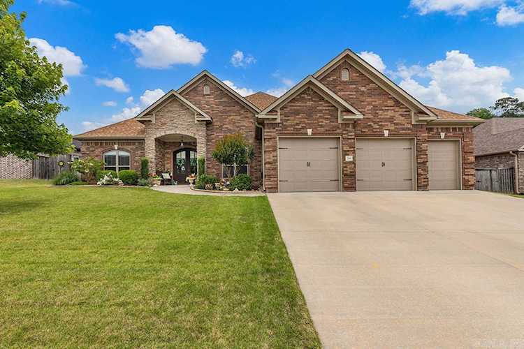 2144 Avondale Dr Benton, AR 72019