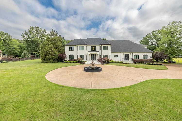 9376 Forest Wind Cv Collierville, TN 38017