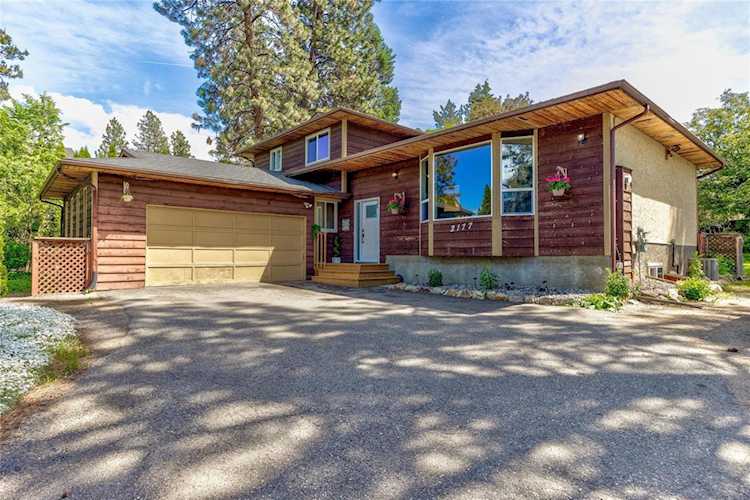 2177 Michelle Crescent West Kelowna, BC V1Z2Z9