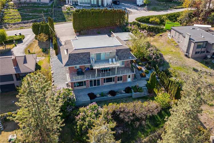 2661 Lakeridge Road West Kelowna, BC V1Z1Y2