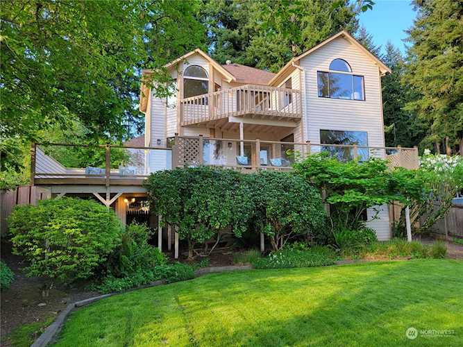 1416 N Lake Stickney Dr Lynnwood, WA 98087