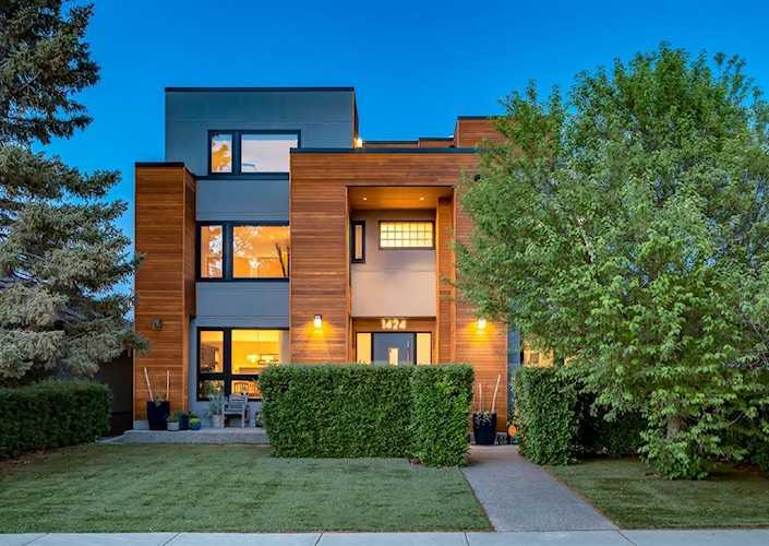 1424 21A St NW Calgary, AB T2N 2M4