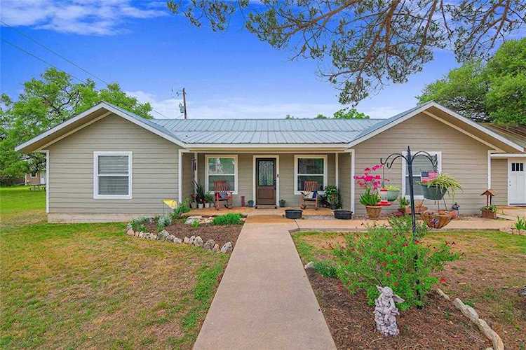 1309 10th ST Blanco, TX 78606
