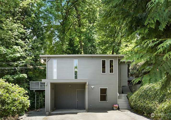 8405 NE 169th St Kenmore, WA 98028