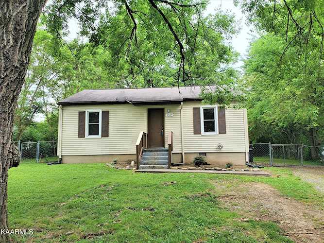 2329 Pennsylvania Ave Maryville, TN 37804