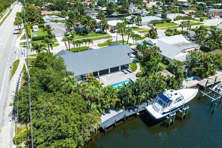 2224 Carib Circle Palm Beach Gardens, FL 33410