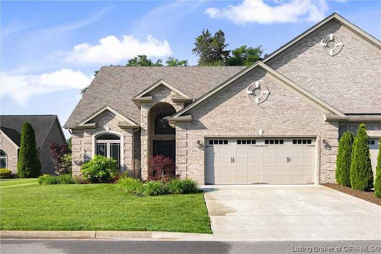 8054 Lakeside Quarry Dr Jeffersonville, IN 47130