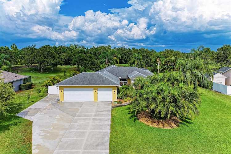 6013 99th St E Bradenton, FL 34202
